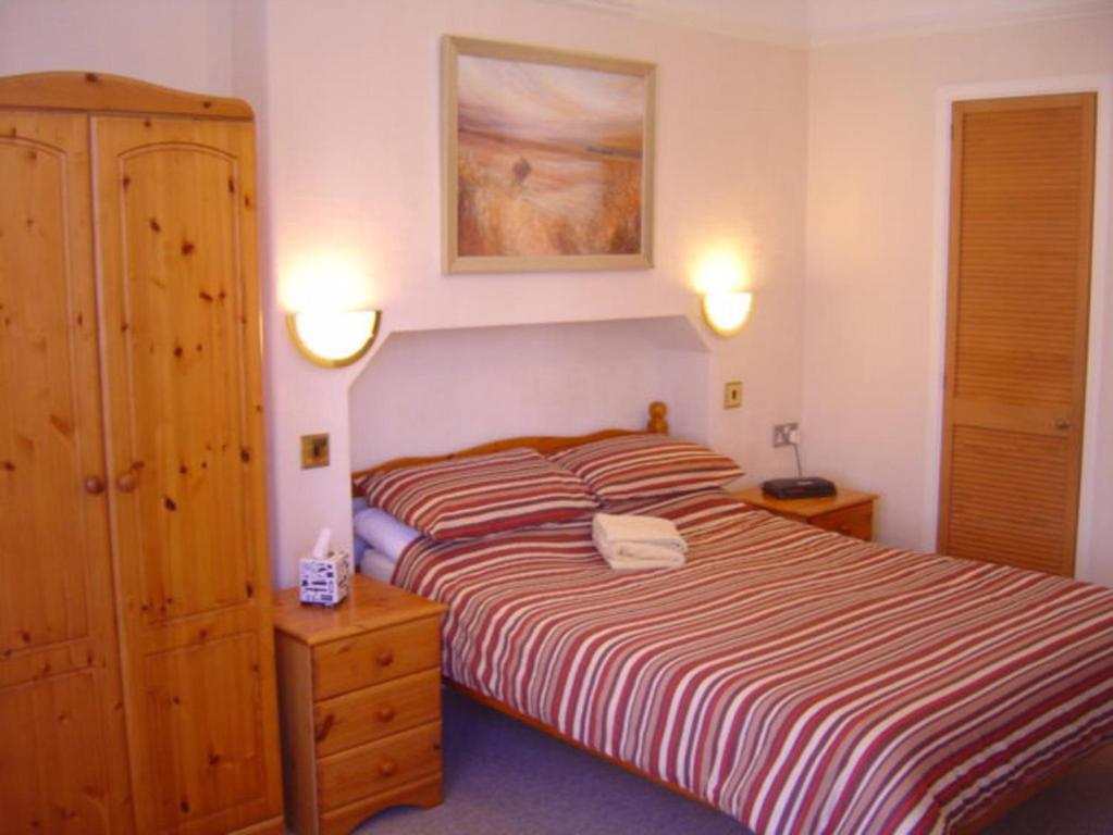 Bed & Breakfast Pencrebar 3*